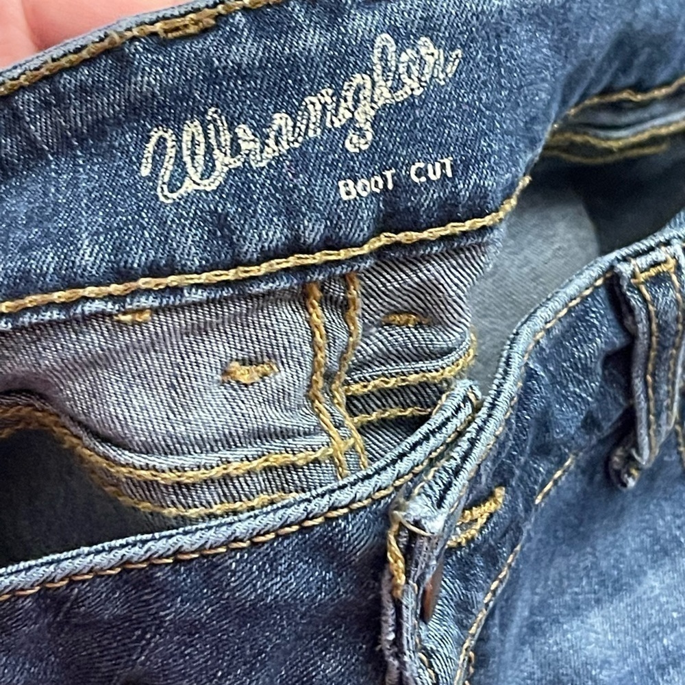 Wrangler bootcut medium wash lightly distressed denim jeans - Picture 3 of 7